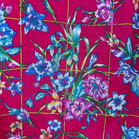 Vintage floral & hot pink button up - Picture 9 of 9